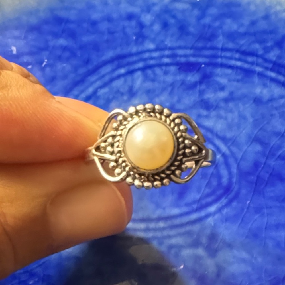 Sterling Silver freshwater PearlStatement Ring - Cream Center sz 9-9.25
